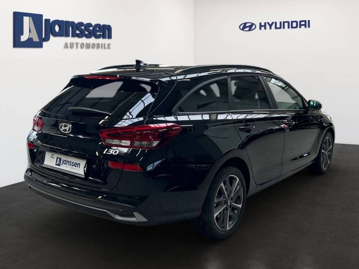 Fahrzeugabbildung Hyundai i30 FL Kombi Trend Plus-Paket, Panoramadach