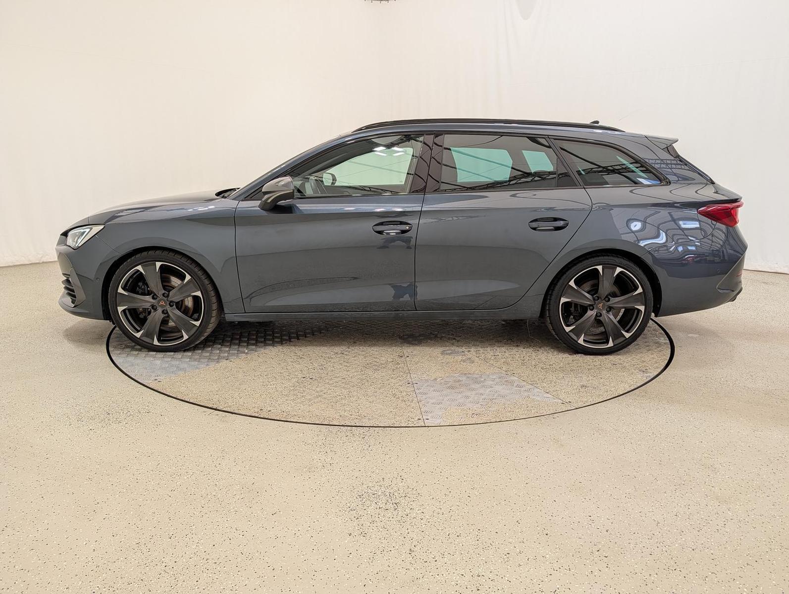 Cupra Leon ST 2.0 TSI DSG VZ 4Drive Beats Pano FULL LI, миниатюра 3