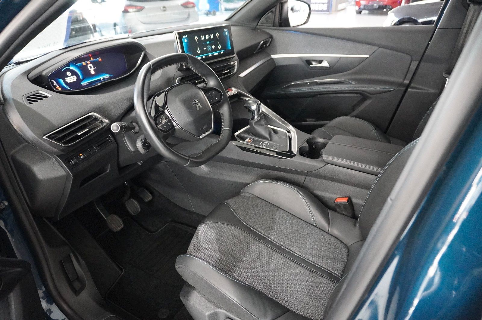Fahrzeugabbildung Peugeot 3008 1.2T ALLURE PACK NAVI/LED/KAMERA/SPORT/DAB+