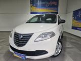 Lancia Ypsilon 1.2 69 CV 5 porte Silver - Lancia Ypsilon Silver mit Benzin-Antrieb