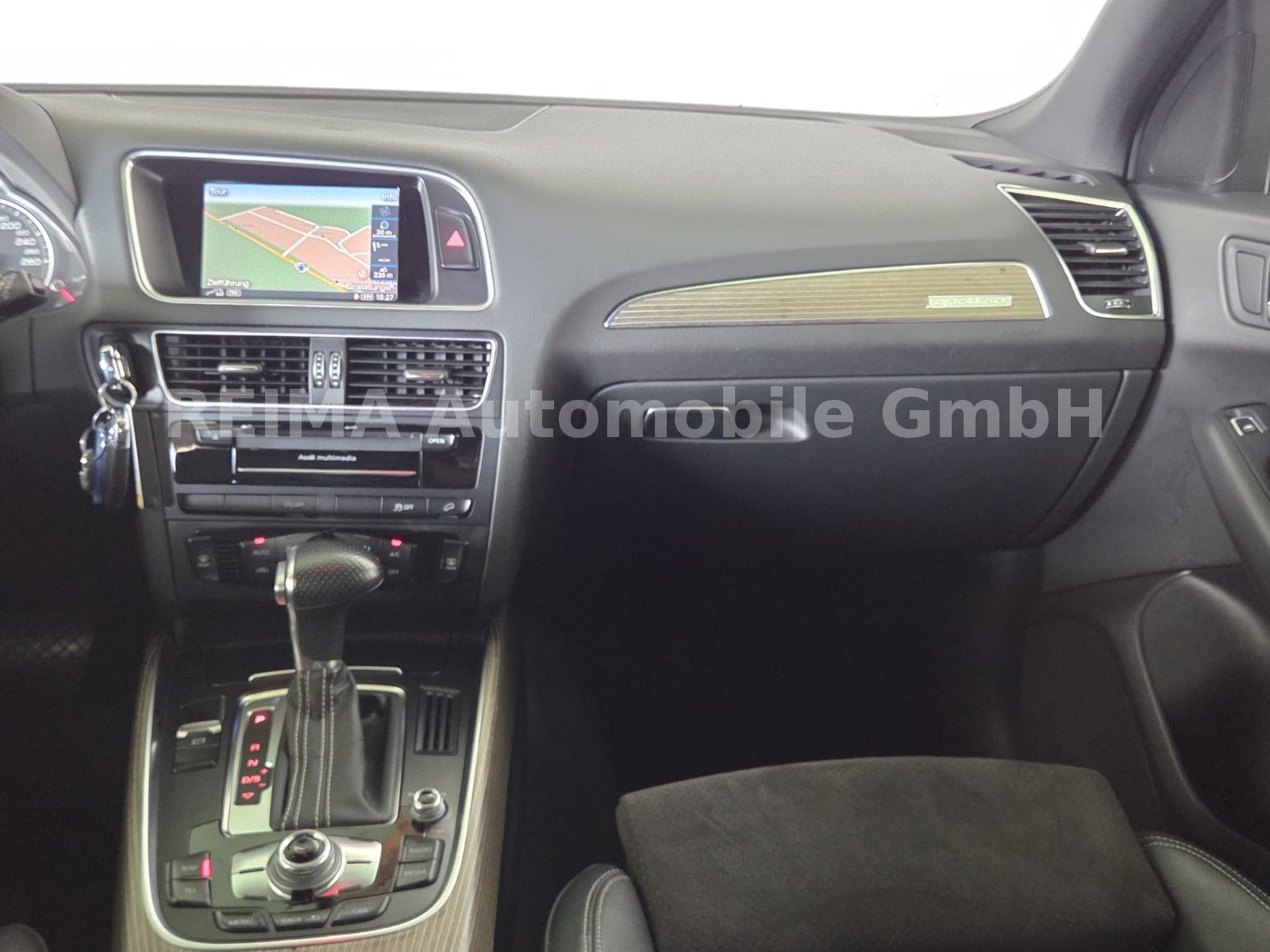 Fahrzeugabbildung Audi Q5 3.0 TDI quattro, S-Line