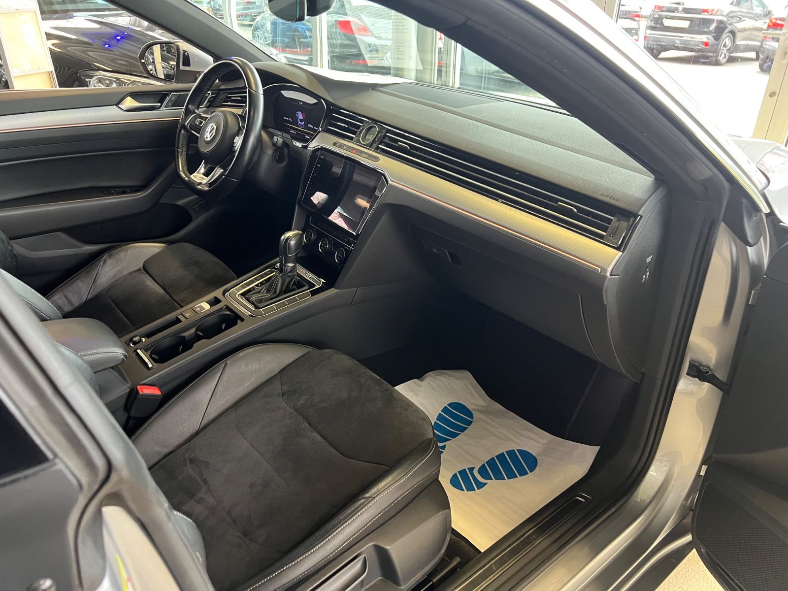 Fahrzeugabbildung Volkswagen Arteon R-Line 4Motion 239PS *PANORAMADACH*ACC*