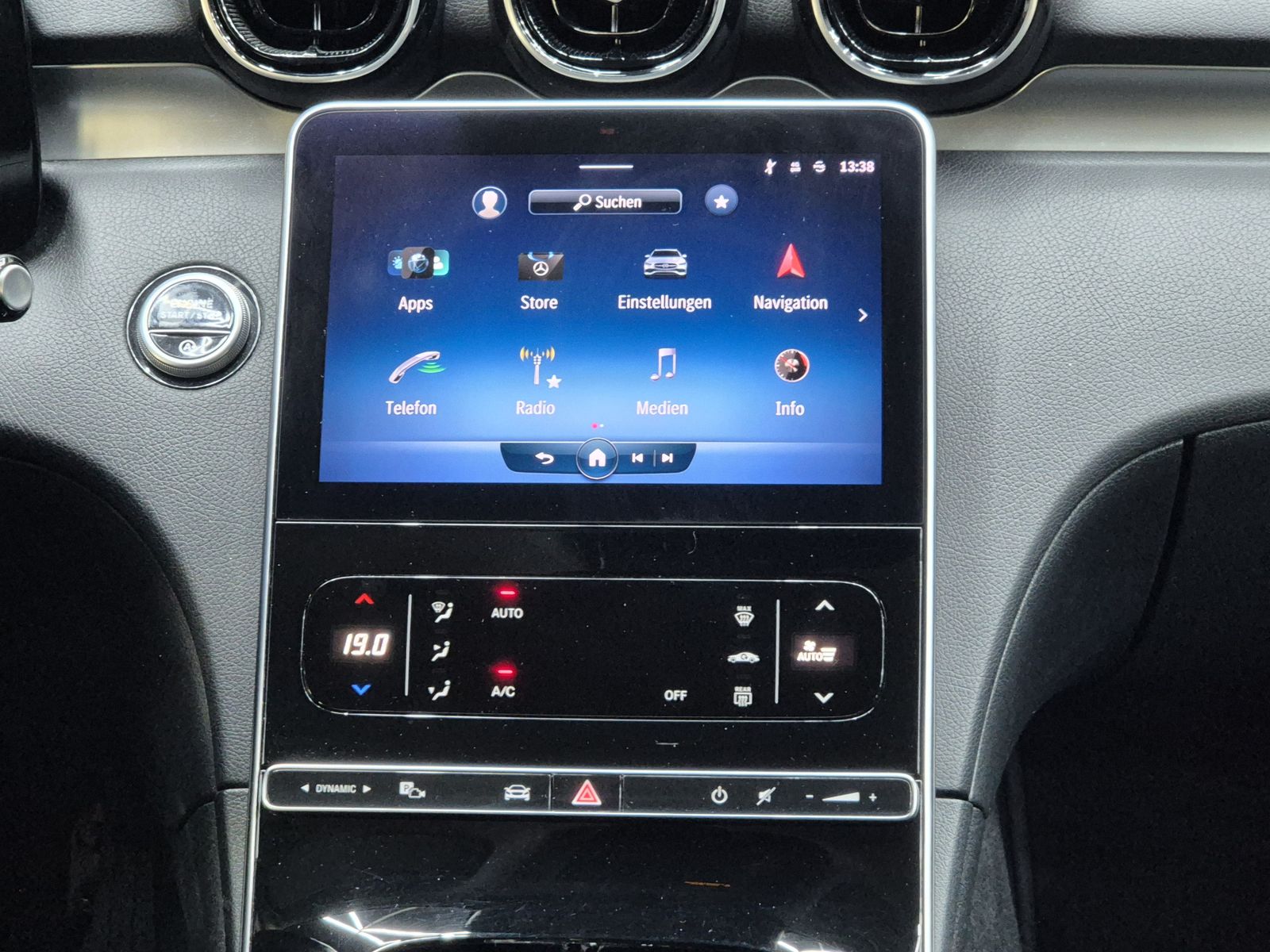 Fahrzeugabbildung Mercedes-Benz C 180 T CGI 9G NAVI+LED+SHZ+KAMERA+TEMP+DAB+LM