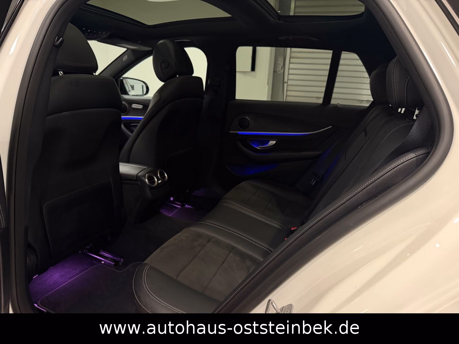 Mercedes-Benz E 220 d T 4MATIC/AMG-LINE/NIGHT/PANO/WIDESC/LED/