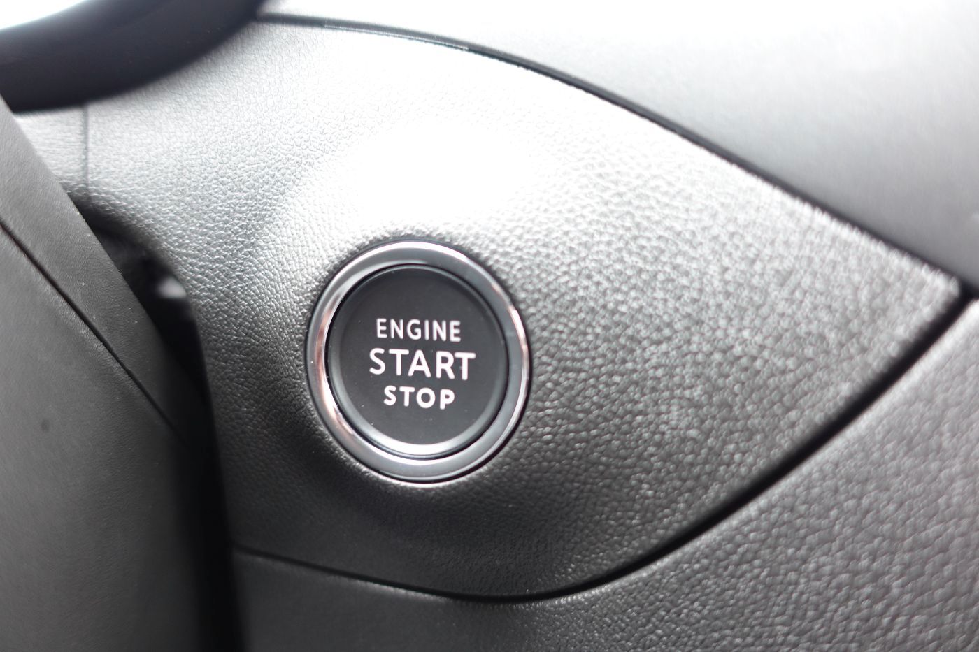 Fahrzeugabbildung Opel Crossland 1.2 Turbo Elegance HUD,KlimaA,LED,Navi