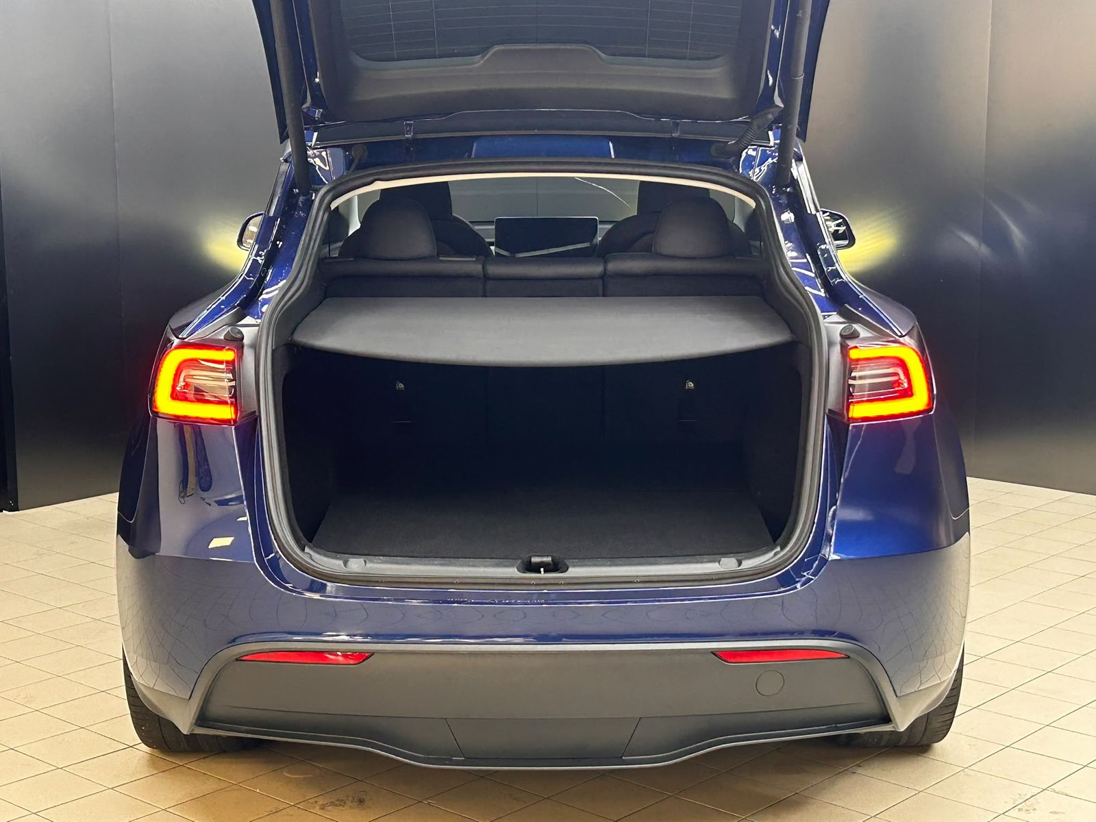 Fahrzeugabbildung Tesla Model Y Long Range Perform AWD PANO+LED+ACC+360+