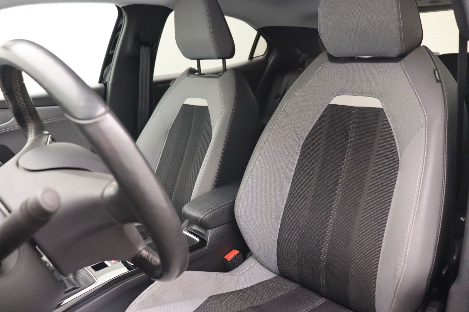 Fahrzeugabbildung Opel Mokka 1.2 Elegance LED KAMERA PDC