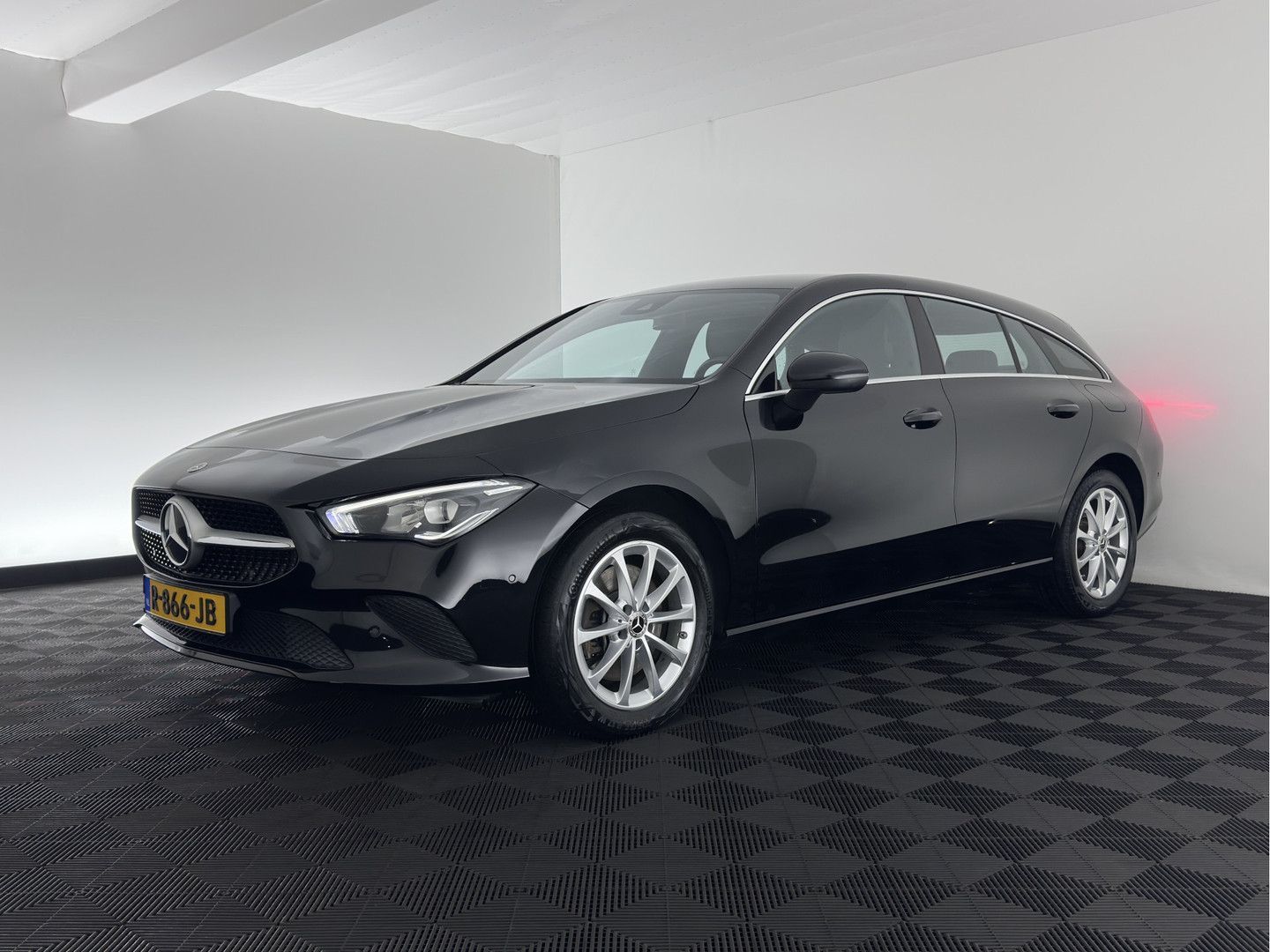 Mercedes-Benz CLA 250 Shooting Brake e Business Line (Plug-in) imagem 3