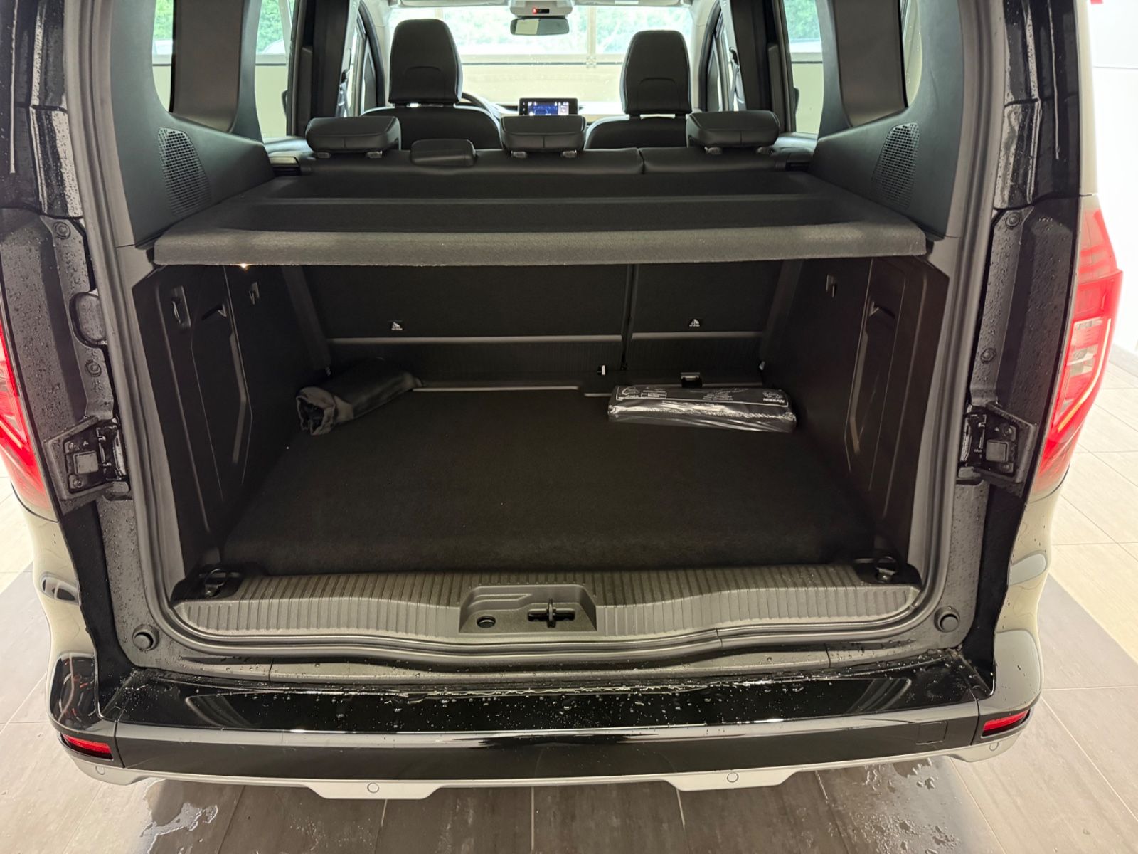 Fahrzeugabbildung Nissan Townstar Kombi L1 Tekna  Automatik 360°Kam. LED