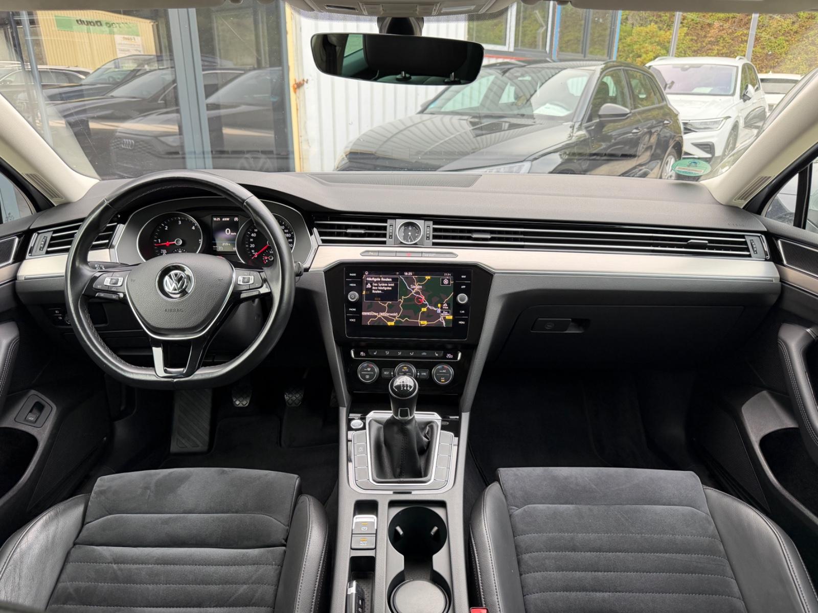 Volkswagen Passat Variant Highline/2,0 TDI 150PS/88120km/!