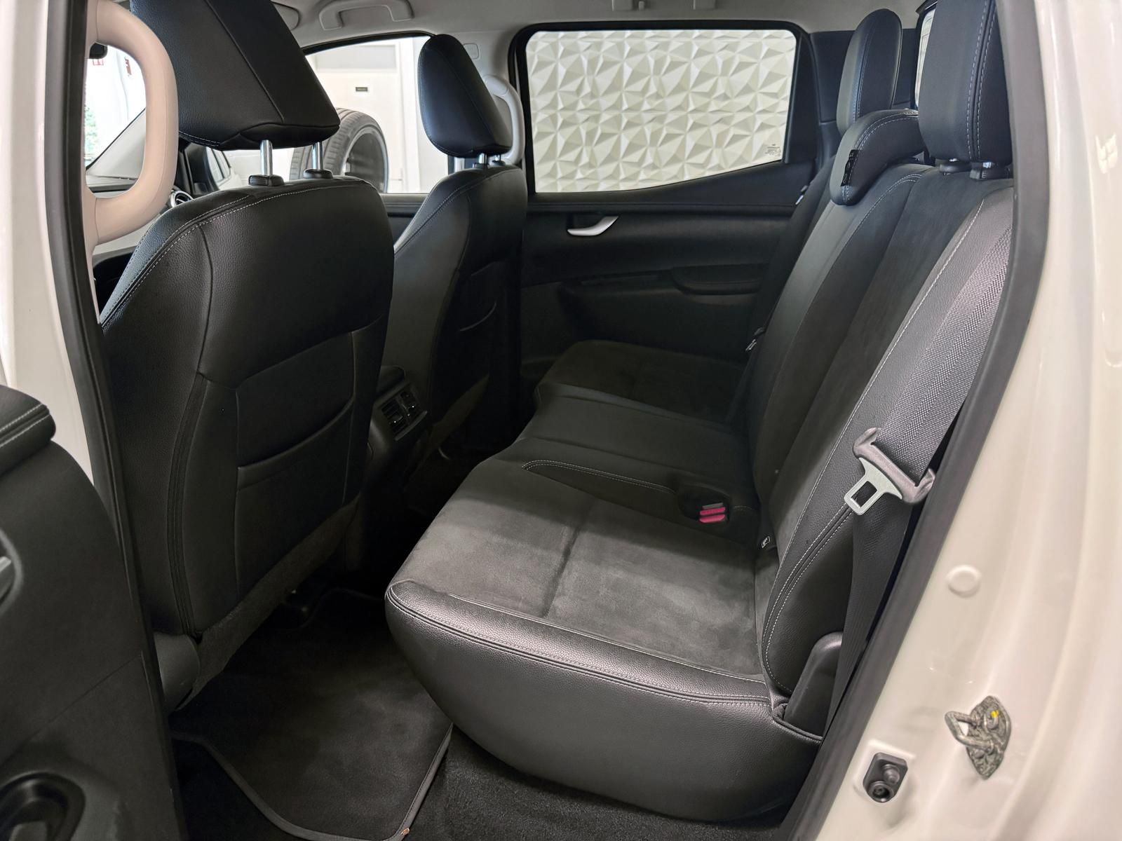 Fahrzeugabbildung Mercedes-Benz d POWER-EDITION/4MATIC/LED/KEYLES/360°/AHK