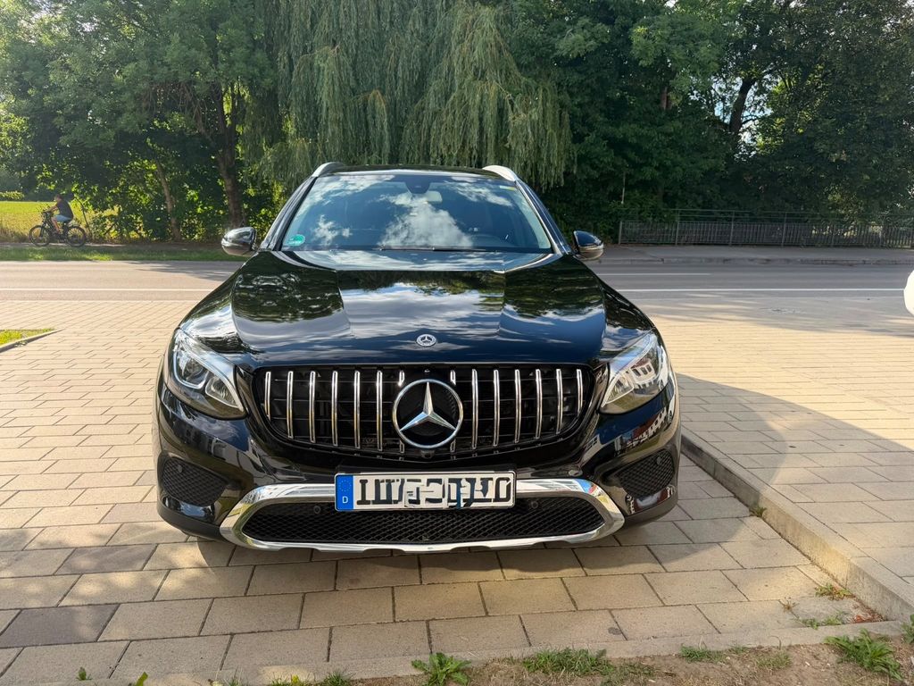 Image of Mercedes-Benz GLC 220