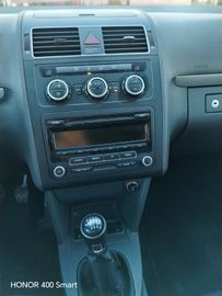 Volkswagen Touran - 10