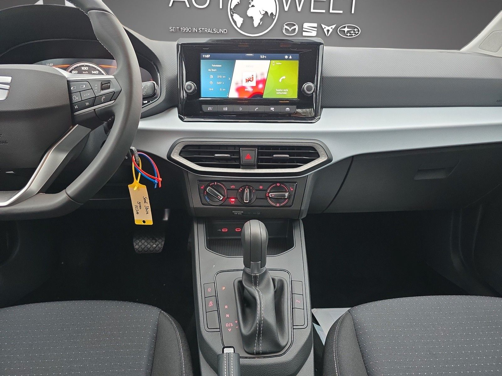 Fahrzeugabbildung SEAT Ibiza 1.0 TSI DSG LED/SHZ/RFK/PDC/APP