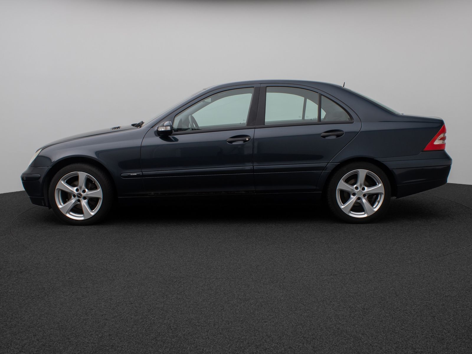 Fahrzeugabbildung Mercedes-Benz C 180 Limousine Kompressor Tempomat PDC