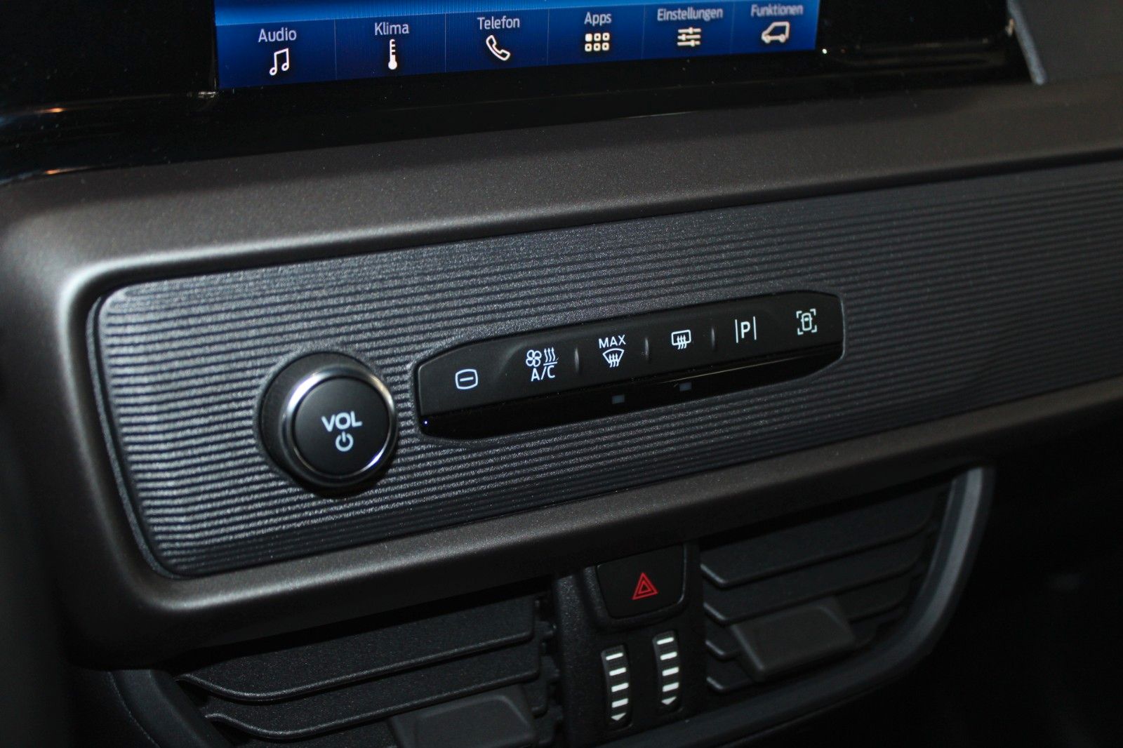 Fahrzeugabbildung Ford Tourneo Courier TREND Kamera PDC WinterPaket2