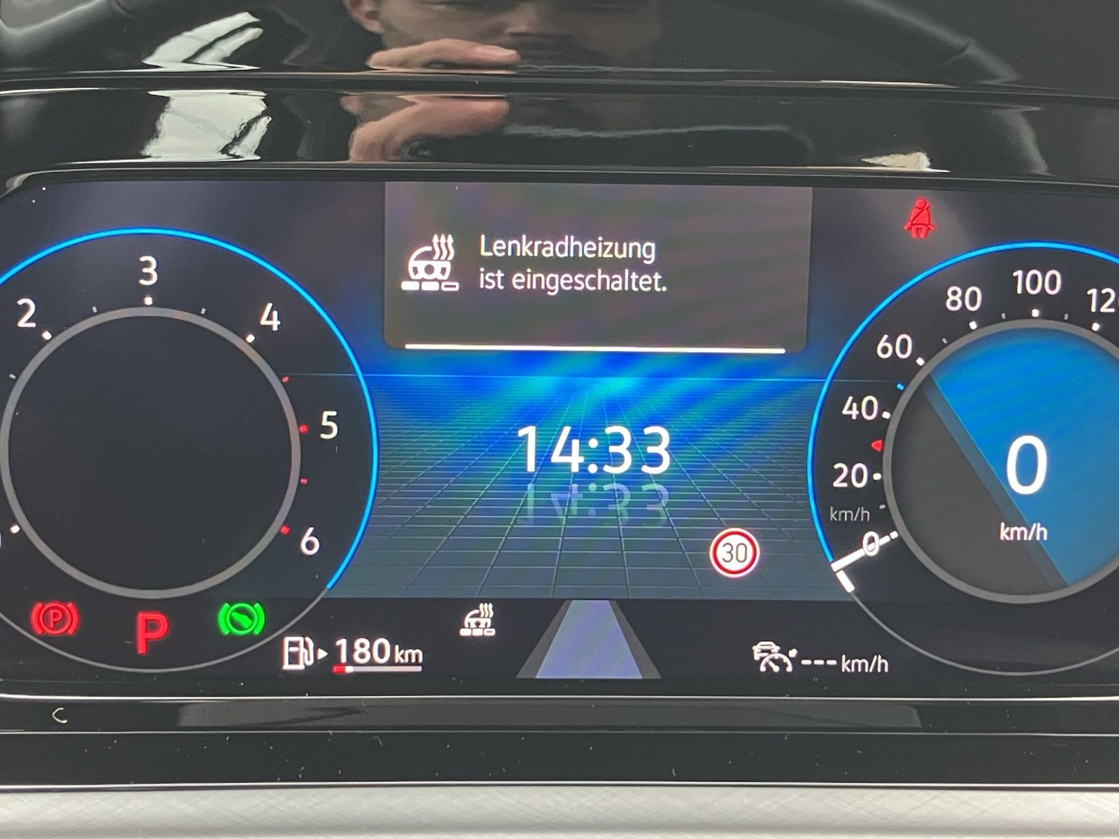 Fahrzeugabbildung Volkswagen Golf VIII Variant TDI Life DSG LED Navi AID ACC