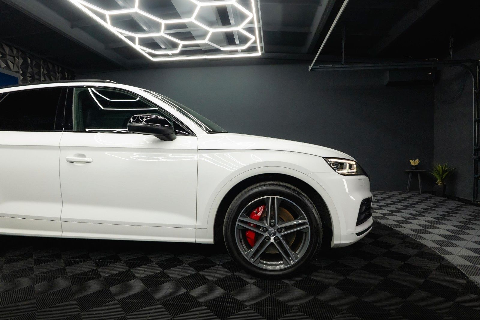 Fahrzeugabbildung Audi SQ5 3.0 TDI quattro Optik-Paket Schwarz *LED*19%