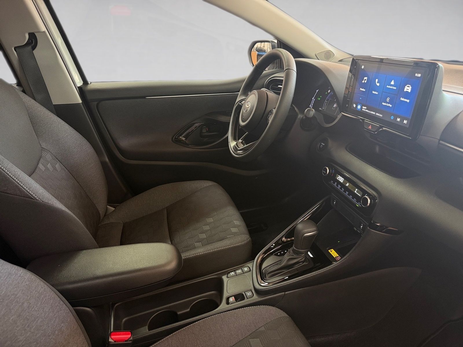 Fahrzeugabbildung Toyota Yaris 1.5 Teamplayer m. Comfort-Paket LED,SHZ,Ka