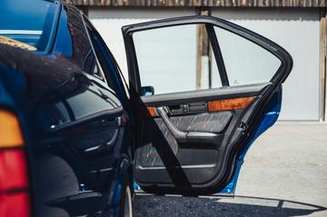 صورة مصغرة 33 لـ 1992 BMW M5