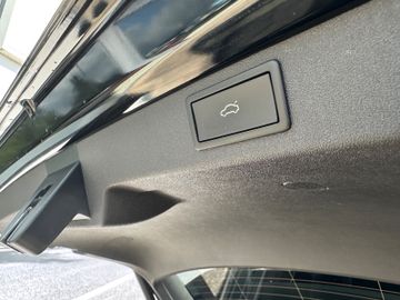 Fahrzeugabbildung SKODA Enyaq 60 Suite Leder LED 21"