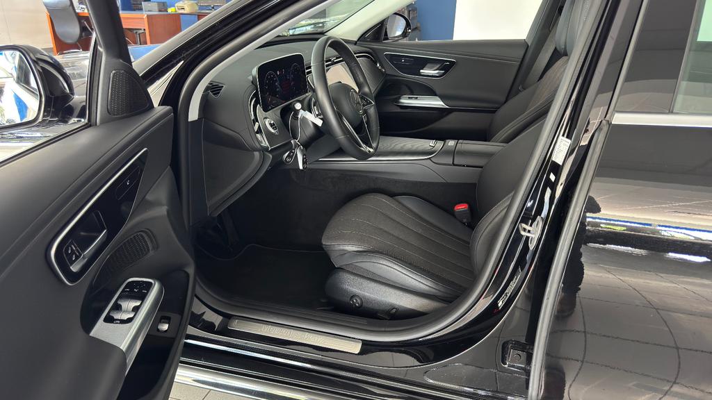 Mercedes-Benz E 200