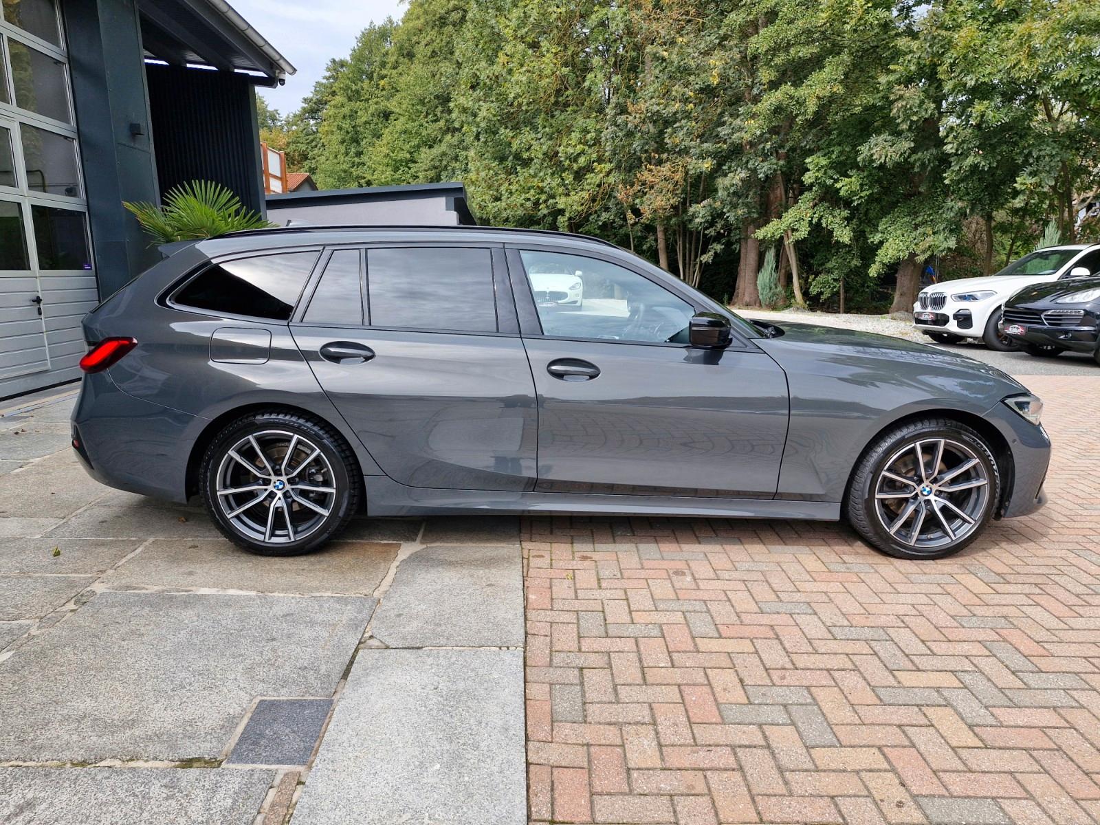 BMW 320d Touring  LED 2. Hand Sitzheiz Pano Laser