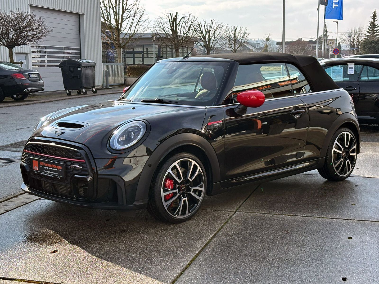Fahrzeugabbildung MINI John Cooper Works Cabrio ACC LED KAM PDC H&K HUD