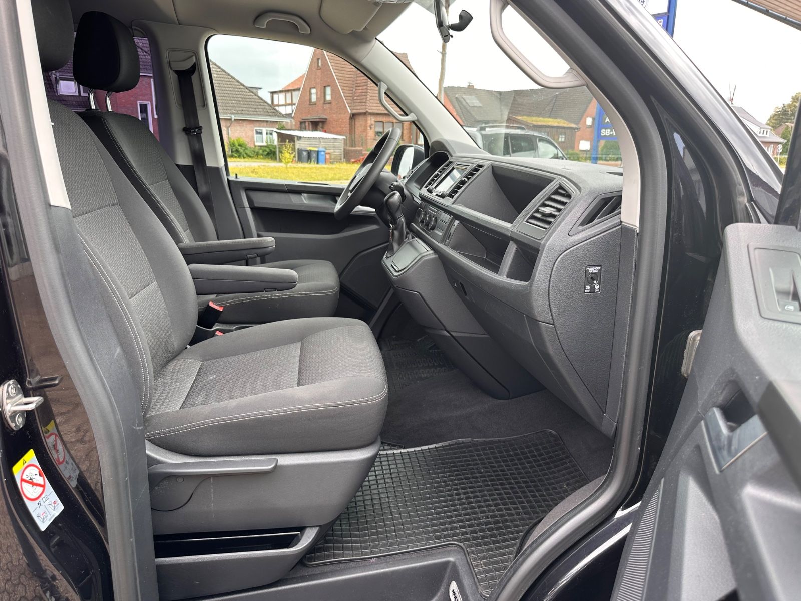 Fahrzeugabbildung Volkswagen T6 Multivan 2.0 TDI 4Motion DSG AHK/Navi/APP