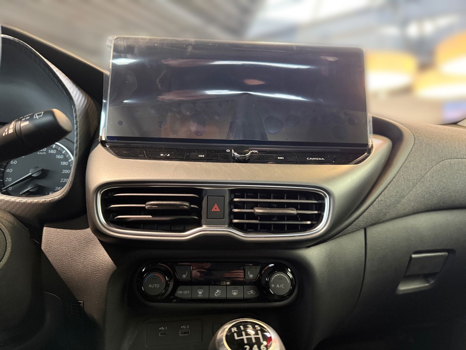 Fahrzeugabbildung Nissan JUKE 1.0 DIG-T 114 PS 6MT ACENTA NC Komfort