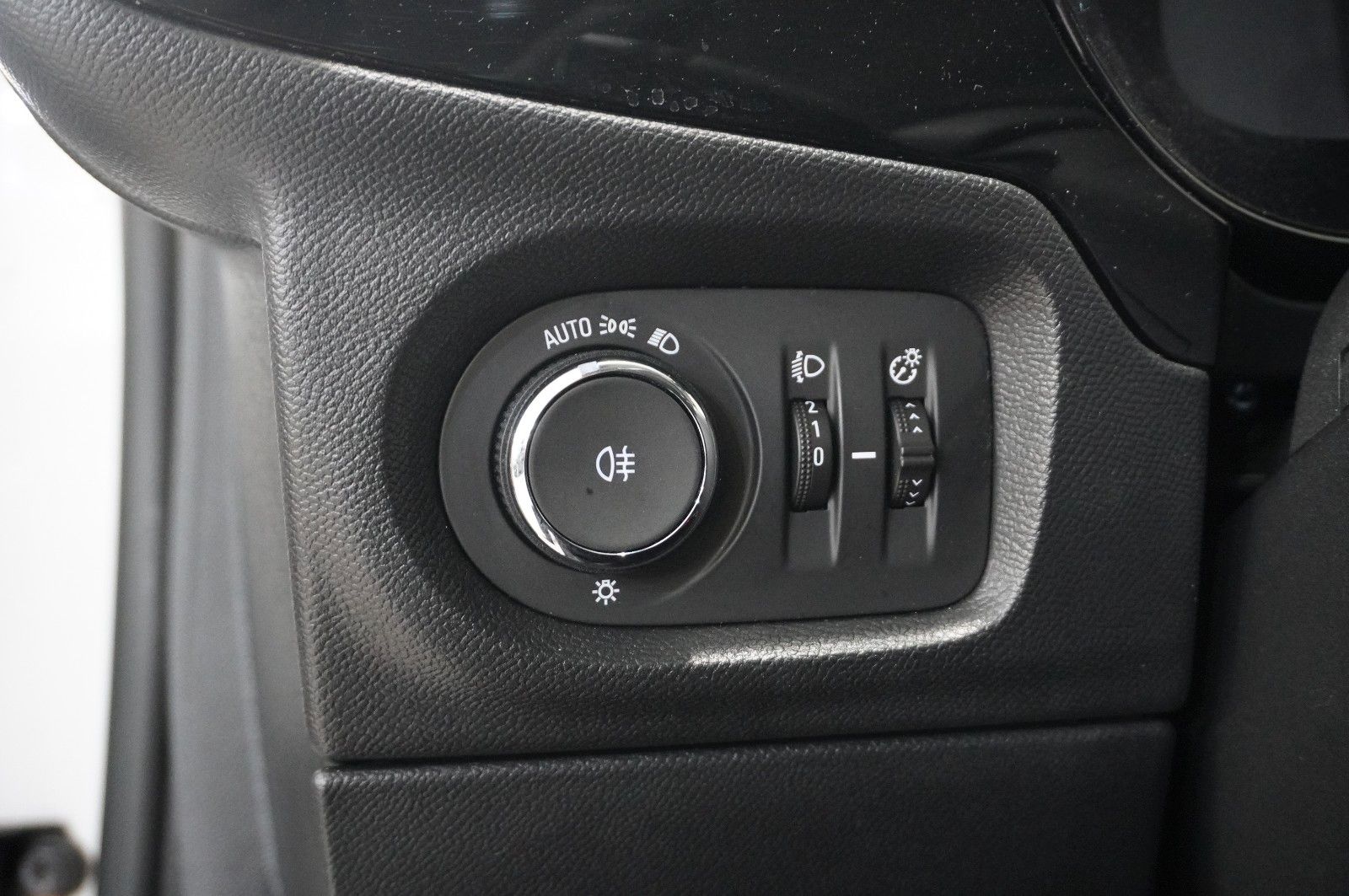 Fahrzeugabbildung Opel Corsa F 1.2T ELEGANCE NAVI/LED/KAMERA/SPORT/VIRT