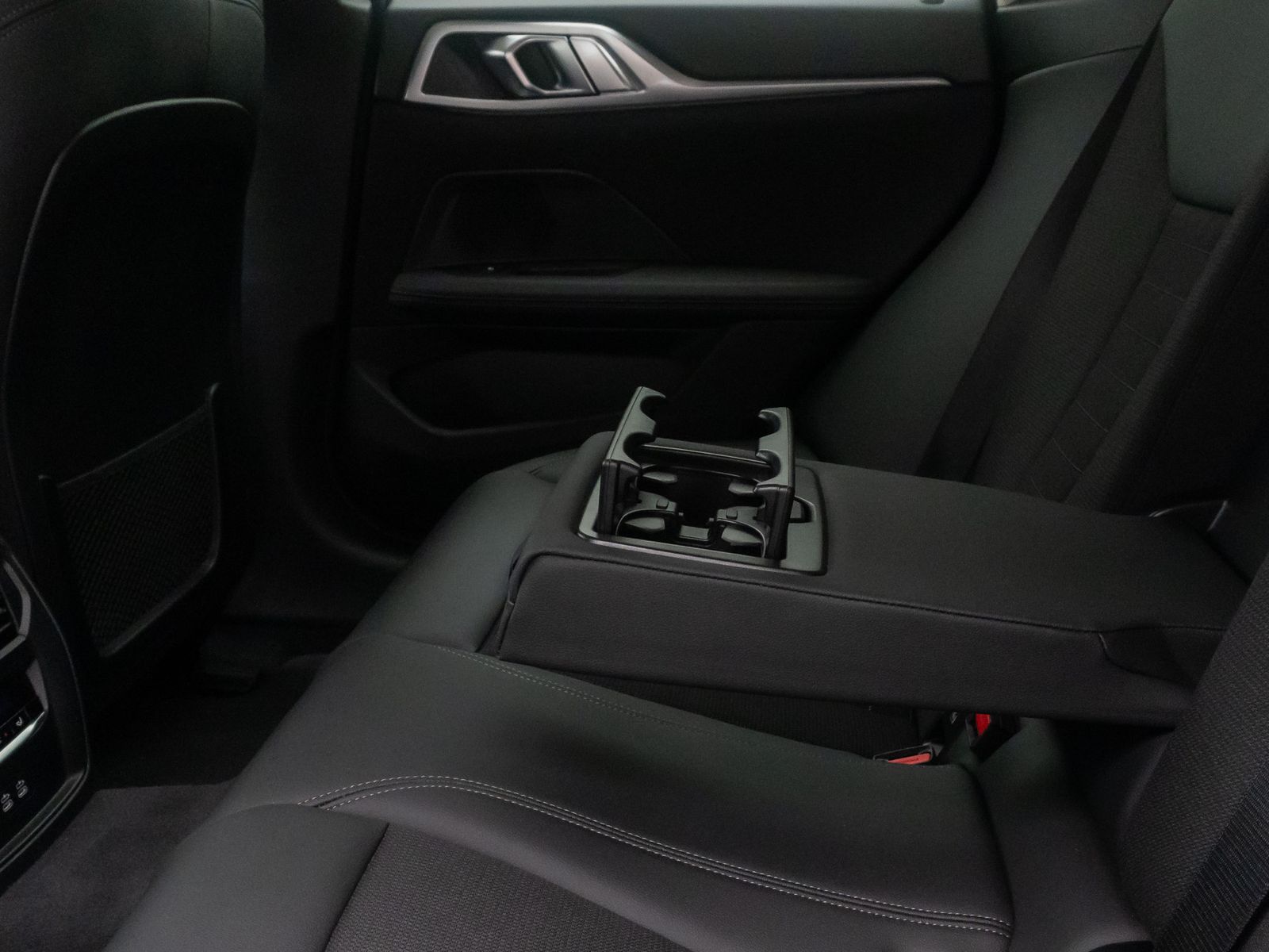 Fahrzeugabbildung BMW i4 eD35 GC Kamera DAB GeschwindigReg Widscreen