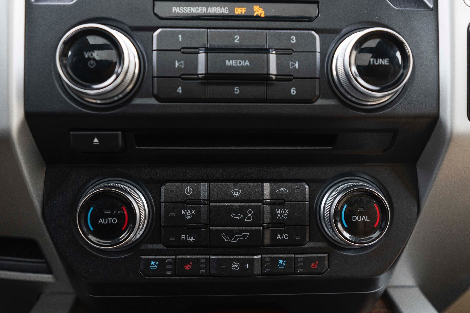 Fahrzeugabbildung Ford F 150 LARIAT 5.0L B&O AHK TOTW 360° PANO SHZ/K