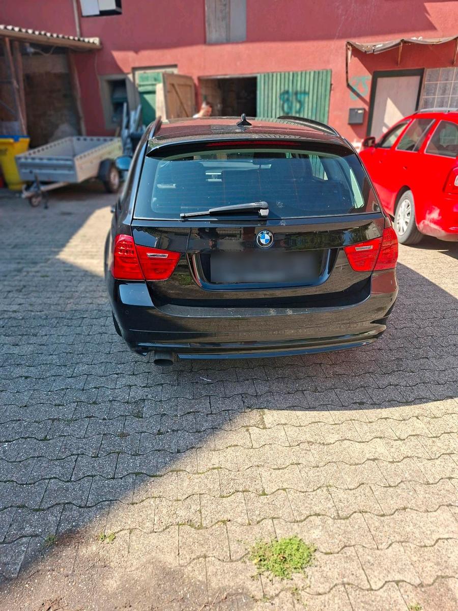 BMW  2010 — photo 6