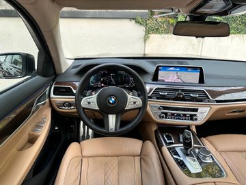 BMW 745 - 9