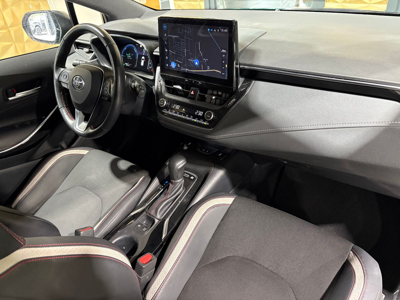 Fahrzeugabbildung Toyota Corolla Touring Sports 2.0 Hybrid GR Sport/APPLE
