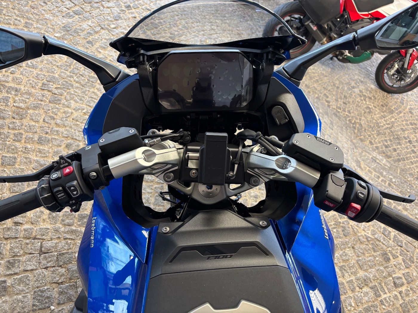 Fahrzeugabbildung BMW R 1300 RS 4 Pakete