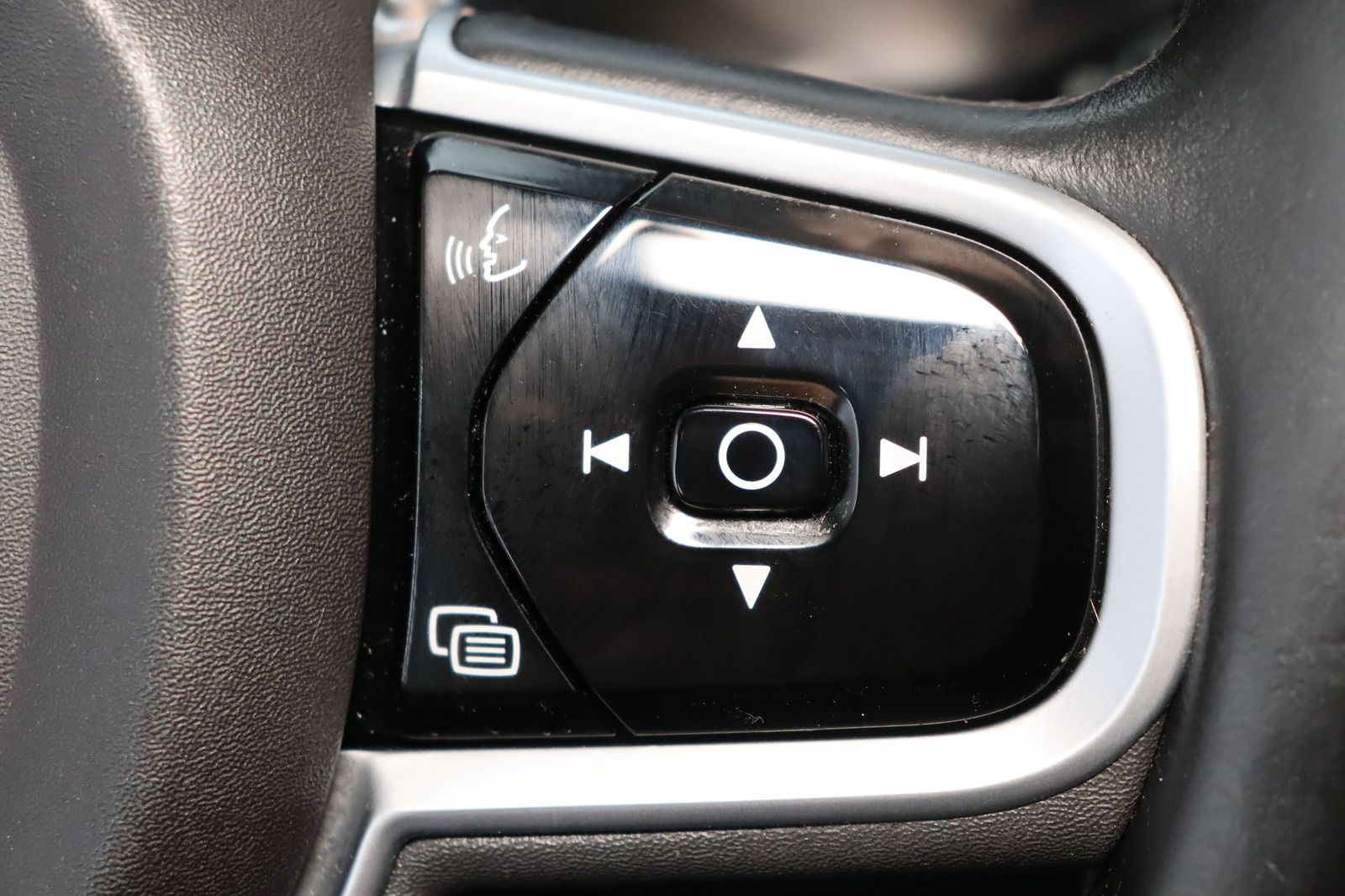 Fahrzeugabbildung Volvo V90 Kombi * HUD * Keyless * Limited Edition Mome