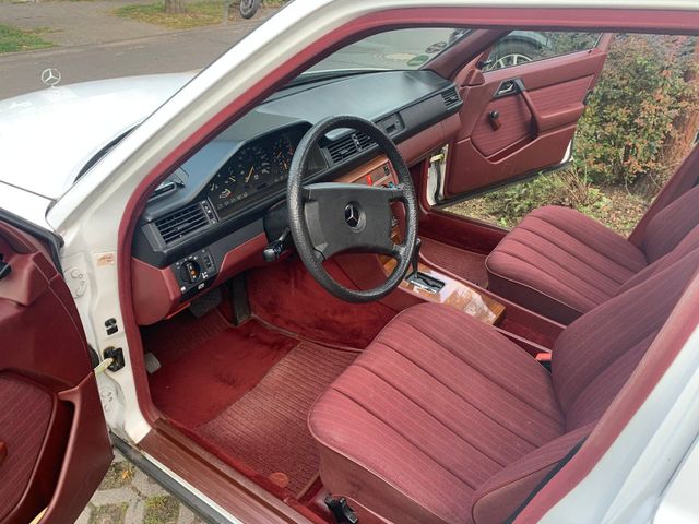 Mercedes-Benz Mercedes Benz W 124,Autom.,HU neu, 139.000...