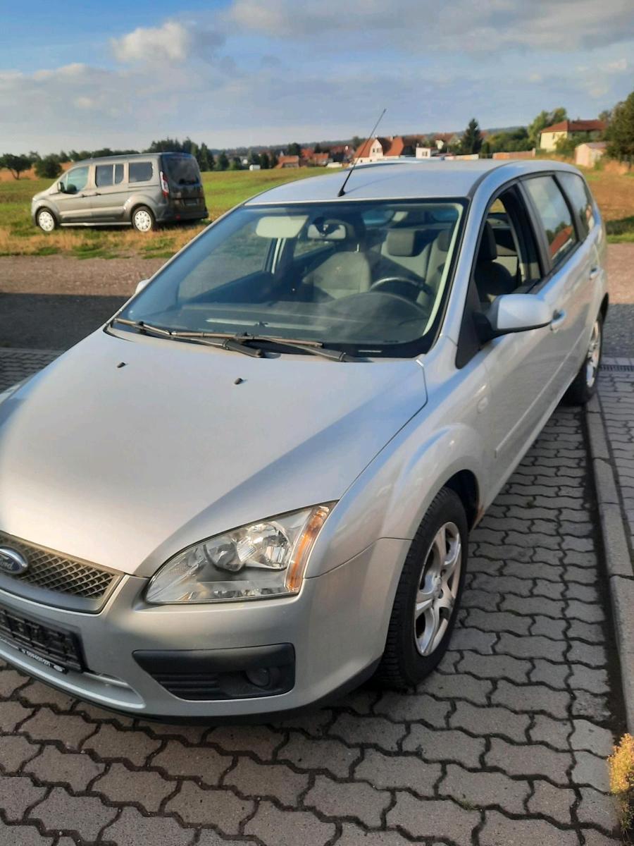 Ford Focus 2008 — rear view