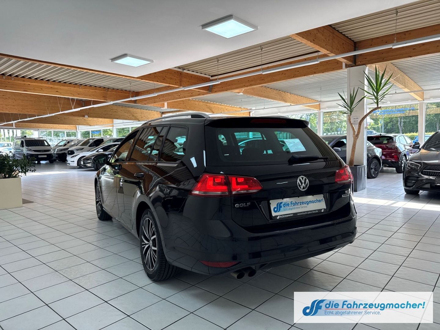 Fahrzeugabbildung Volkswagen Golf VII Variant Allstar BMT 1.4 TSI Sperrdiff.