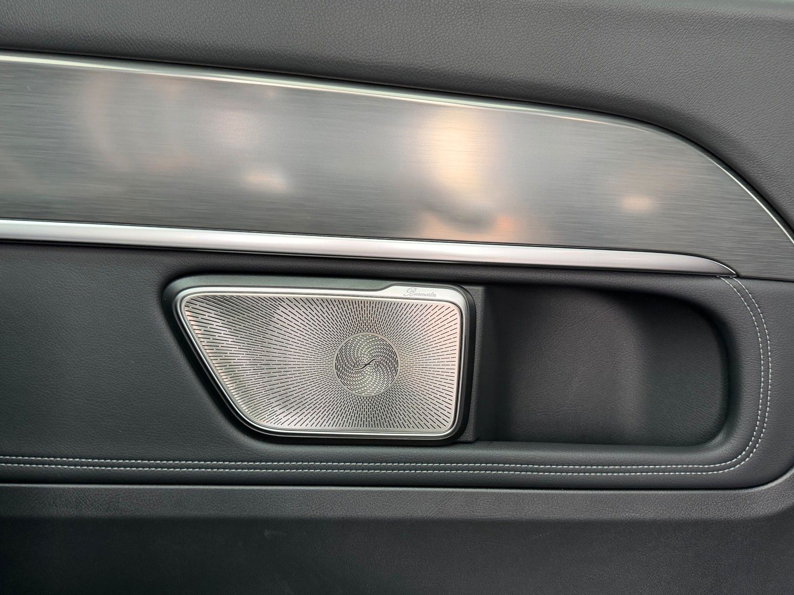 Fahrzeugabbildung Mercedes-Benz V 300 d 4MATIC EXCLUSIVE Luxus-Sitze AHK2,5to