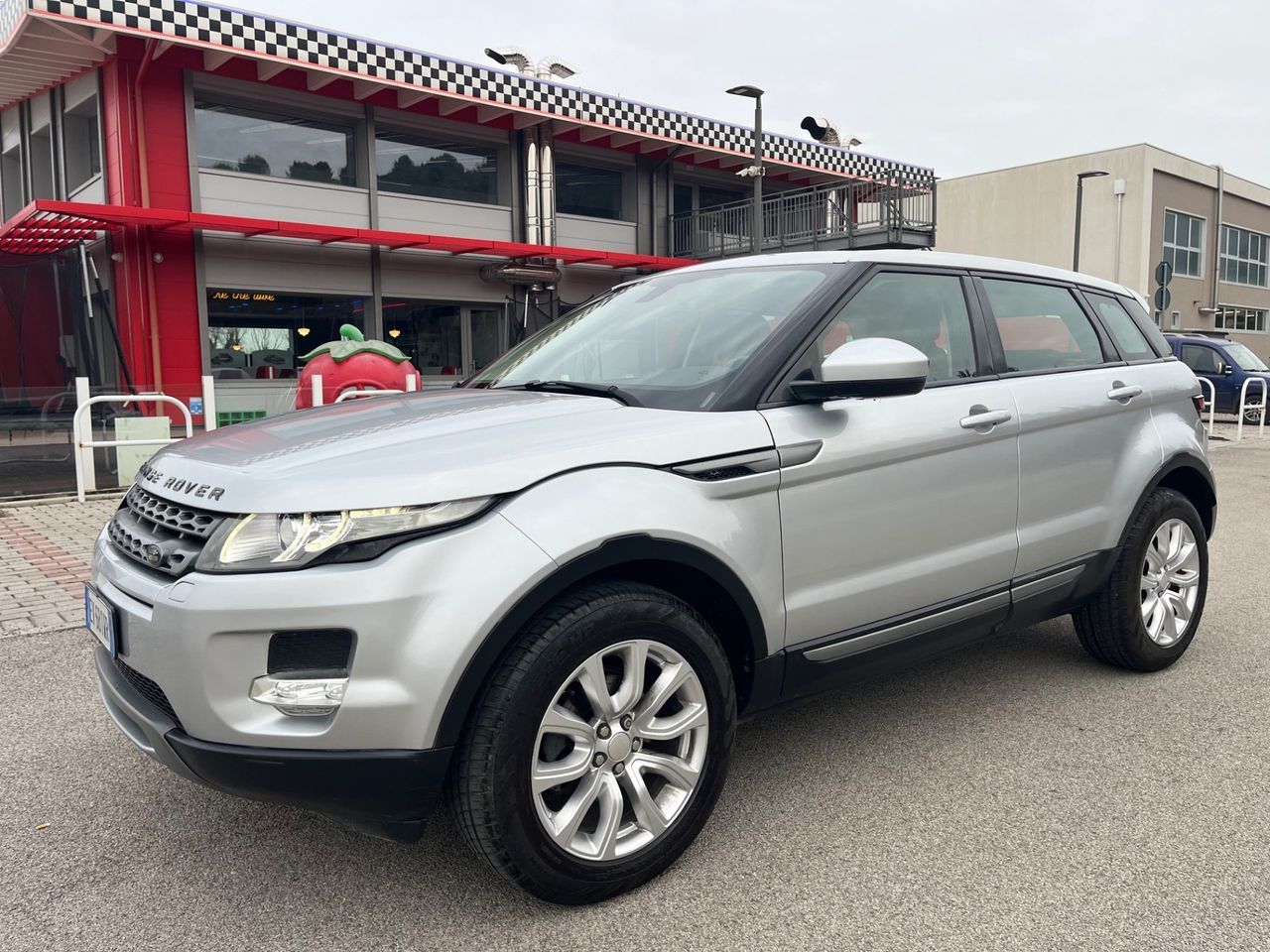 Land-Rover Land Rover Range Evoque 2.2 TD4 5p. Pure