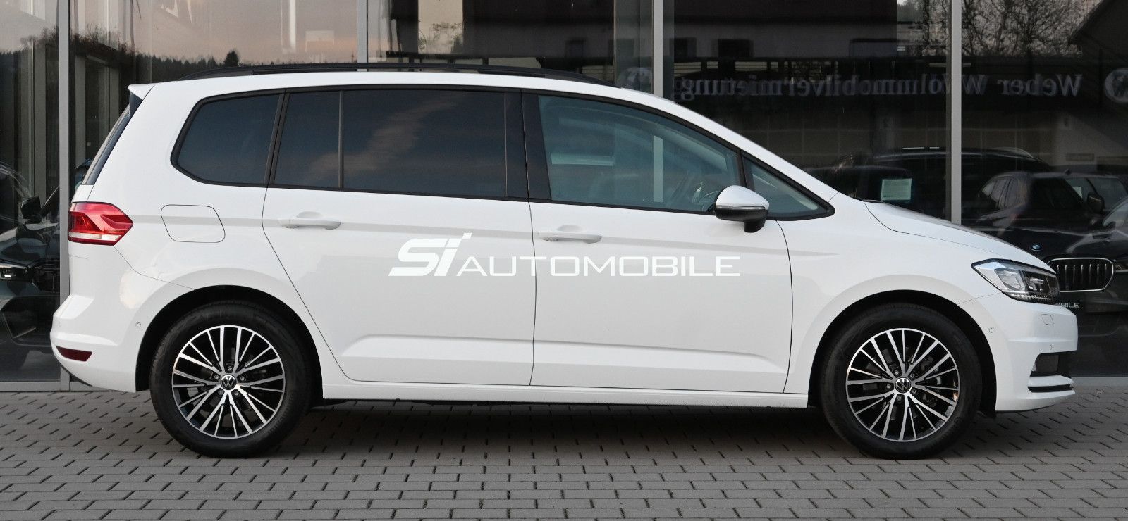 Fahrzeugabbildung Volkswagen Touran 2.0 TDI DSG °ACC°AHK°PANO°STANDHEIZ°7-SI°