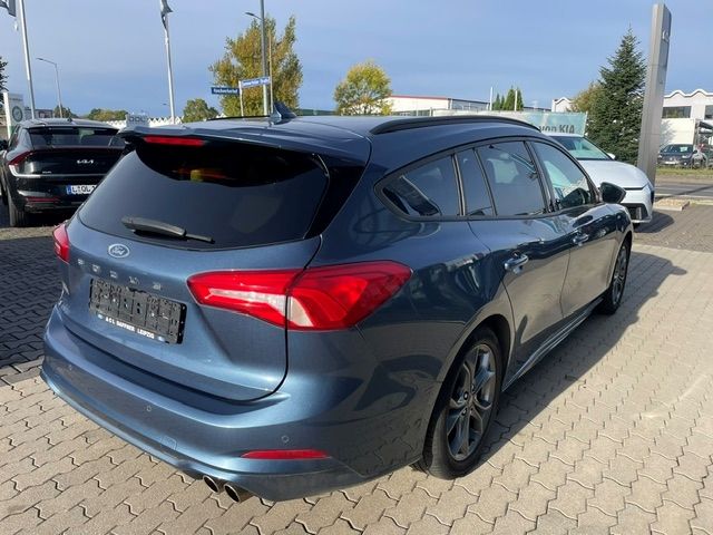Fahrzeugabbildung Ford Focus ST-Line totWinkAss Kamera LED SpurhalteAss