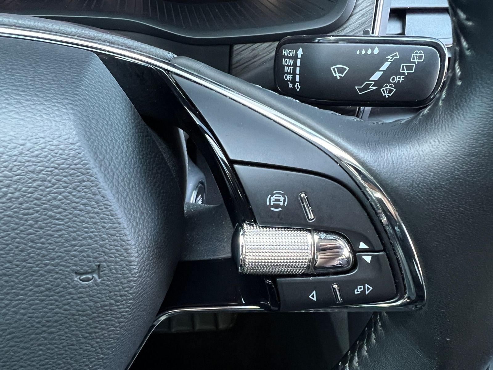 Fahrzeugabbildung SKODA Kodiaq Style 1.5 TSI DSG FL *AHK, LED, ACC, 19"-