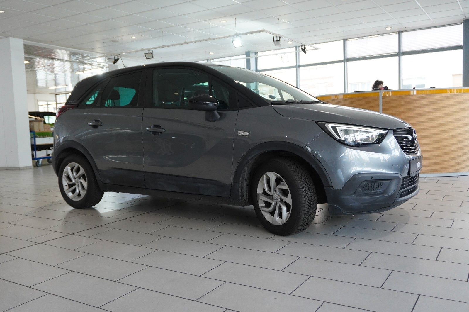 Fahrzeugabbildung Opel Crossland (X) 1.2 EDITION NAVI/LED/SHZ/PDC/TEMP.