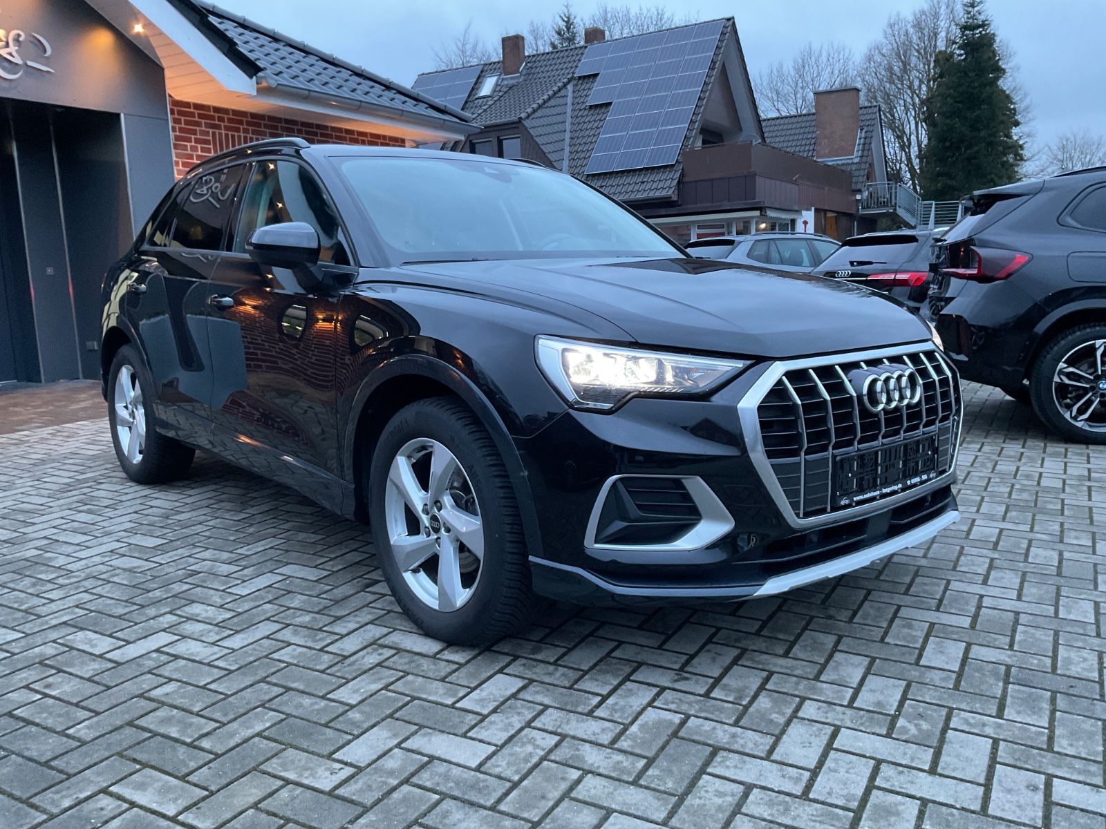 Fahrzeugabbildung Audi Q3 35 TFSI S tronic,Panorama,LED,Carplay,Navi