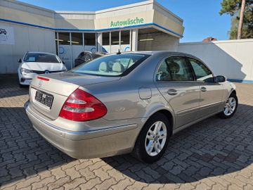 Mercedes E 200 - 4