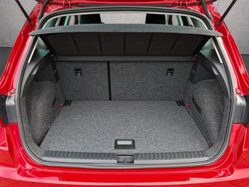 Fahrzeugabbildung SEAT Arona Road Edition 1.0 TSI DSG Klima Navi